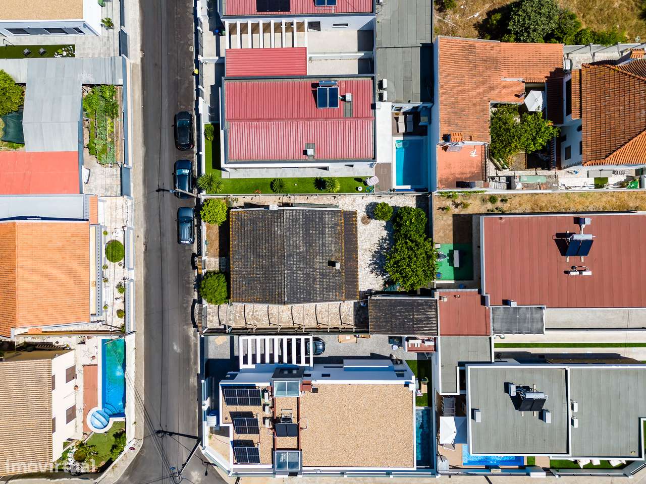 Moradia Isolada de 2 Pisos em Fernão Ferro – Excelente Área Exterior-42