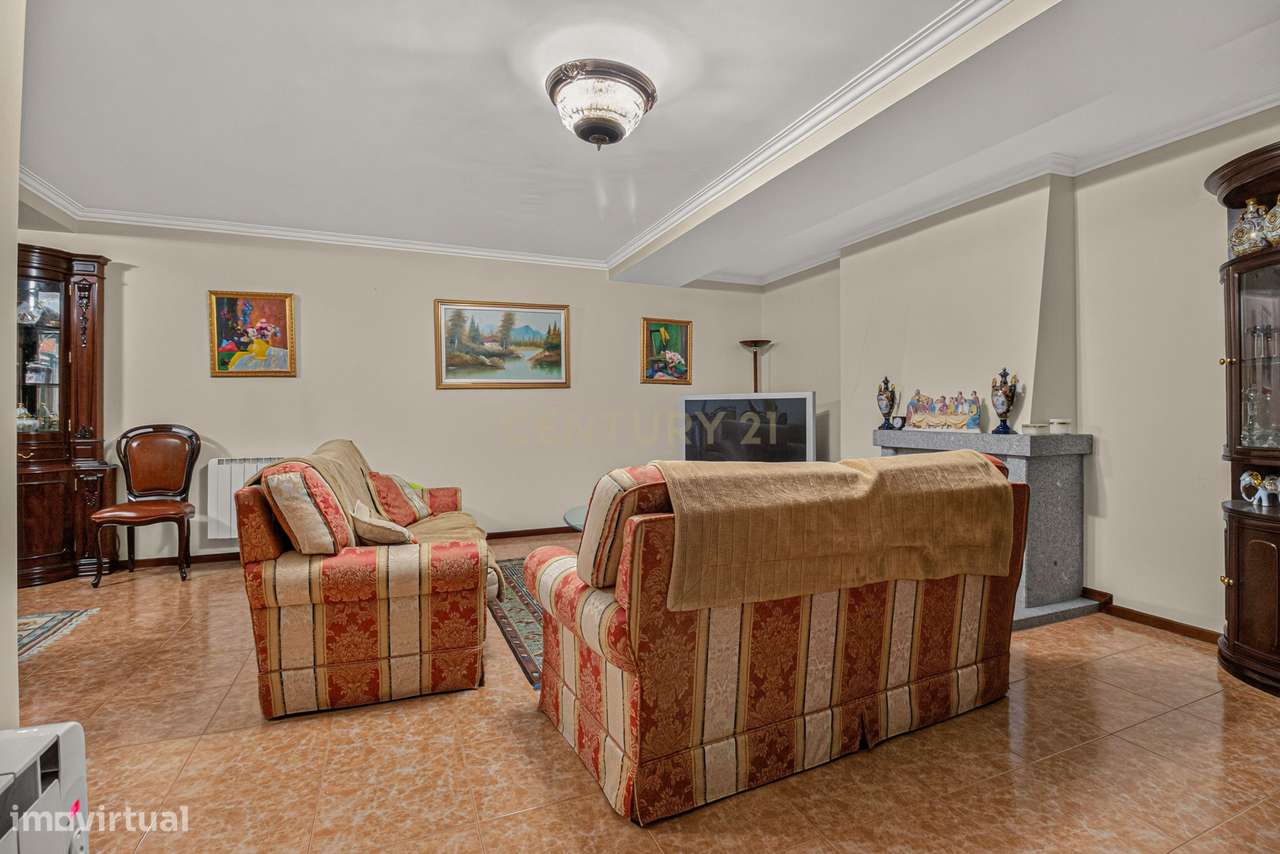 Fantástico APARTAMENTO T3 no #CENTRO de# BRAGANÇA!!!- AVENIDA SÁ CARNE-8