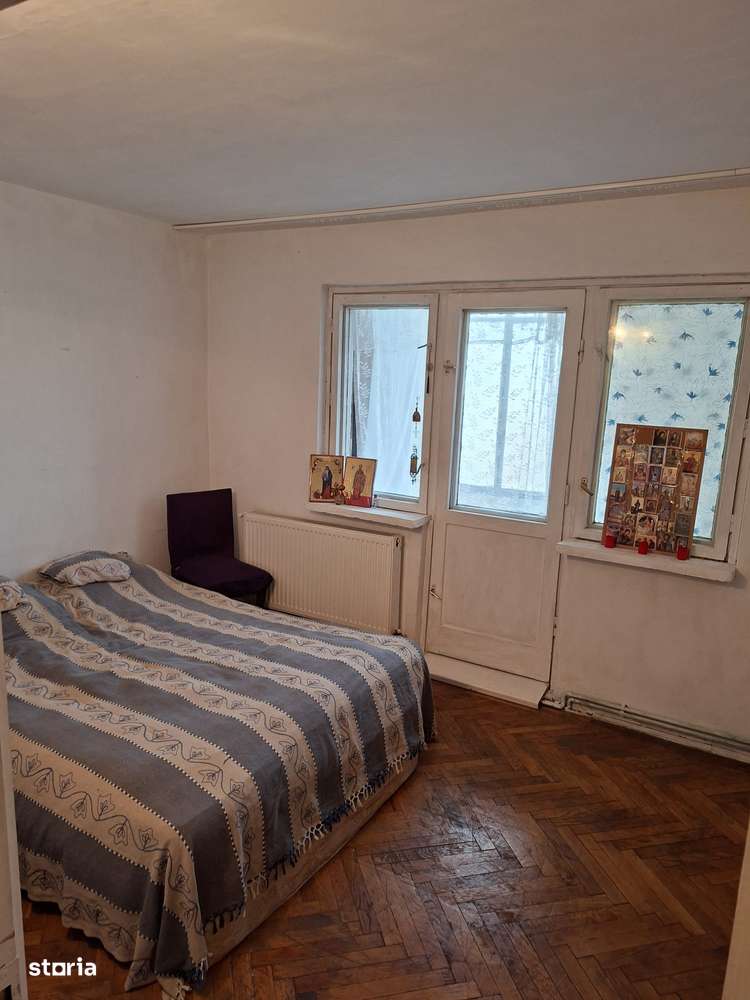 4 camere Banat , Decomandat / Centrală , Amplasament DEOSEBIT-3