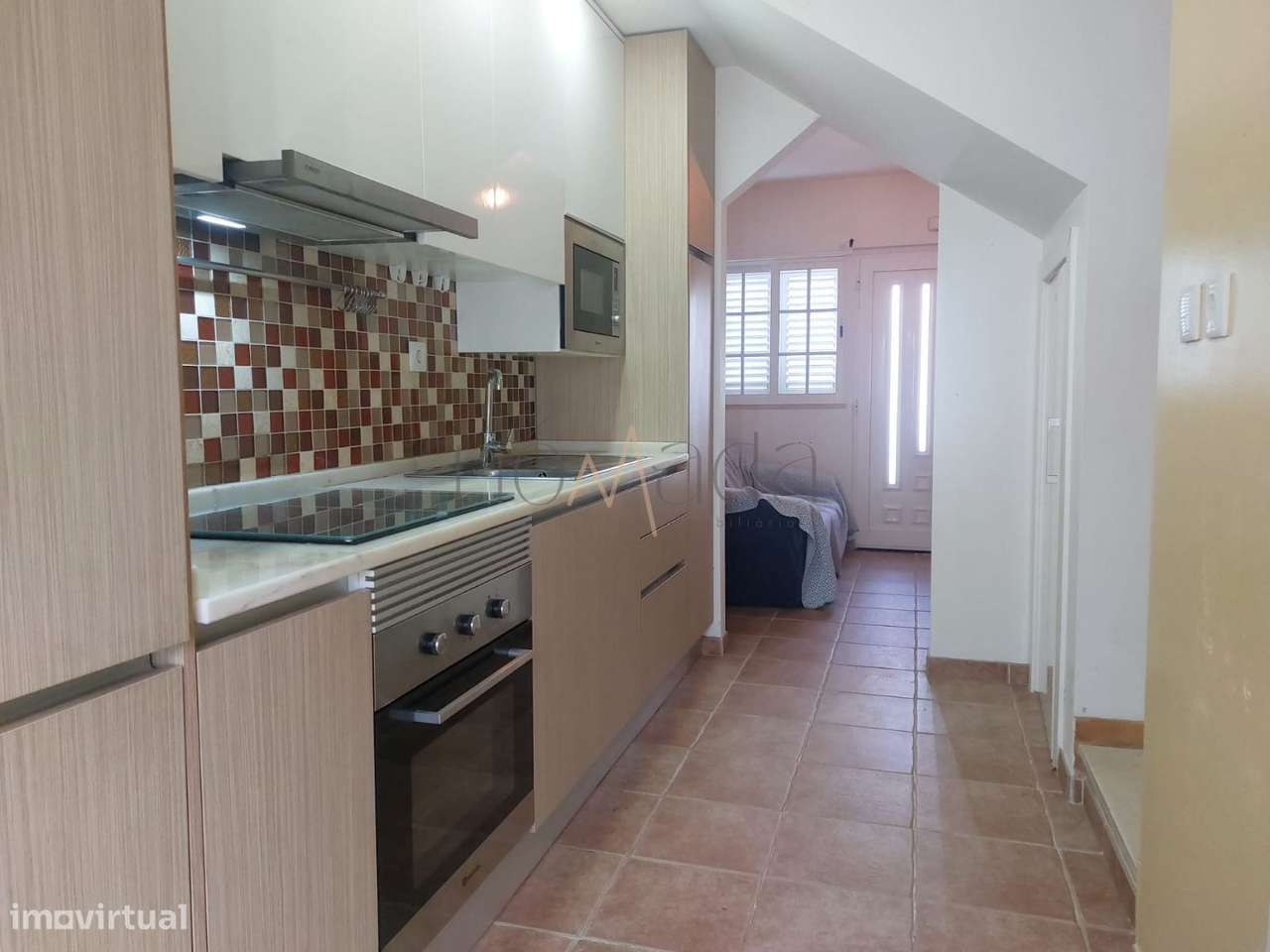 Moradia em banda no Feijó  Simples por fora, cheia de possibilidade... - Grande imagem: 5/25