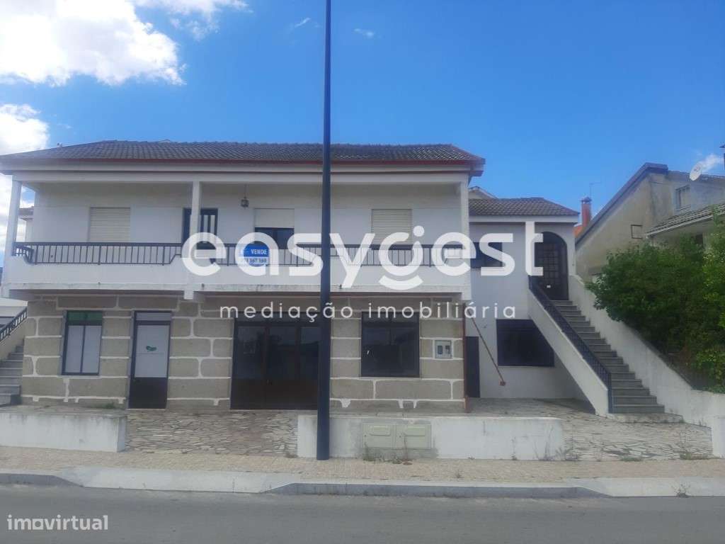 Magnífica Moradia T 7 na Vila de Carrazeda de Ansiães, Bragança - Grande imagem: 2/25