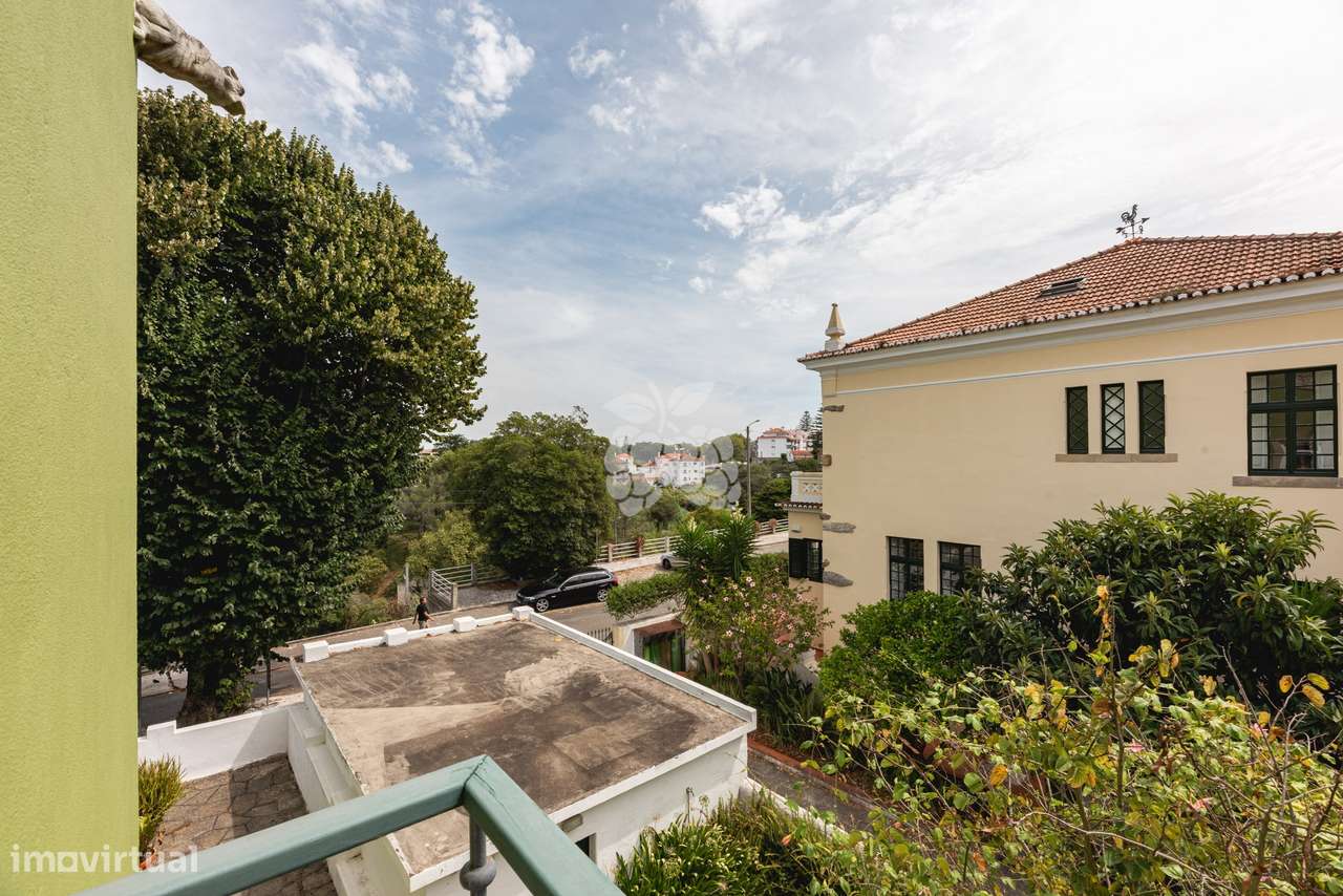 Moradia histórica T6  em Sintra com jardim, piscina e garagem-59