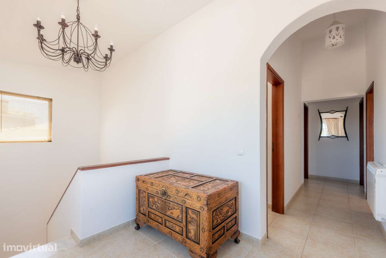 Villa de 4 quartos com personalidade e piscina em Almádena-15