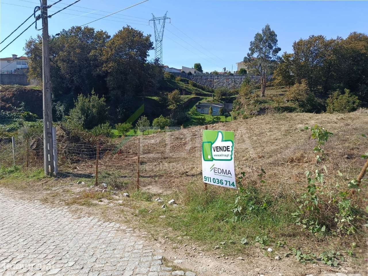 Terreno - Grande imagem: 2/8