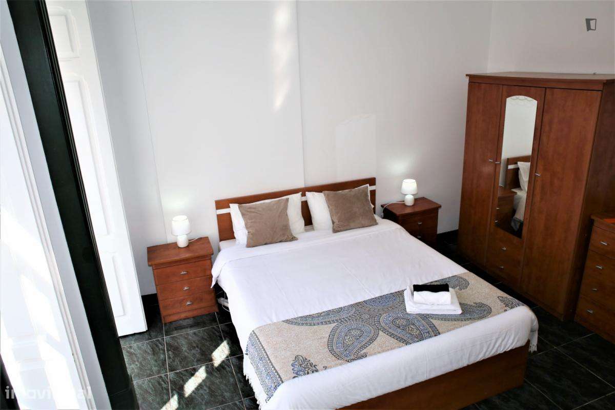 Quarto - localizado em Penha de França Lisbon - Grande imagem: 4/8