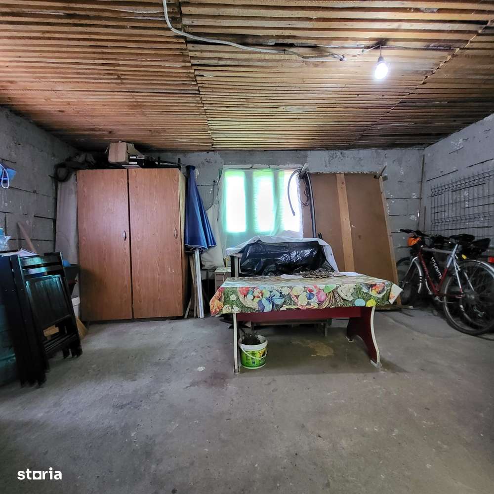 Casă cu 3 camere în Onești-8
