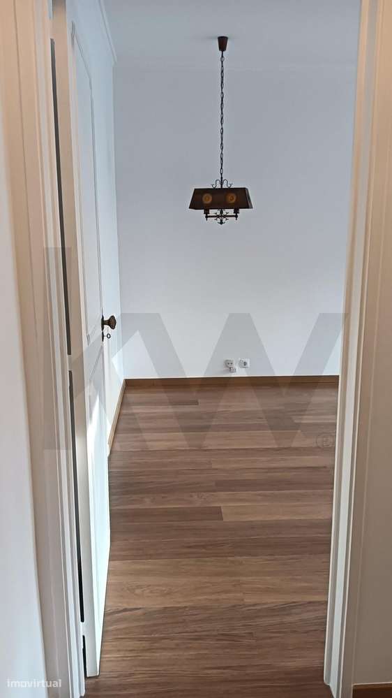 Arrenda | Apartamento T2 Remodelado no Lumiar - Grande imagem: 5/15