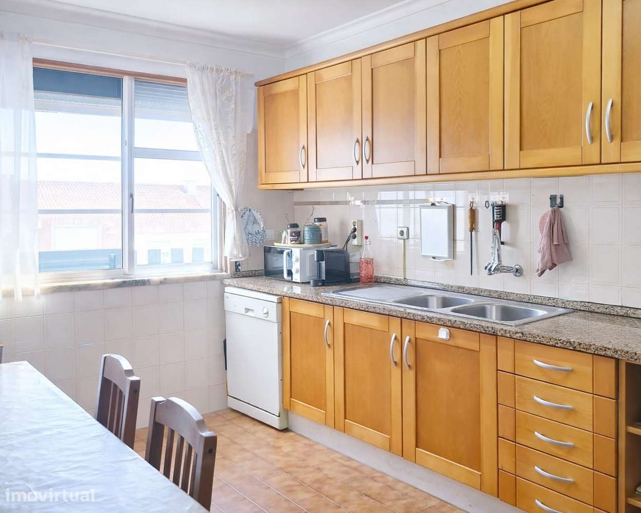 Apartamento T3 para venda, na Tapada das Mercês, a 1 min da estação CP - Grande imagem: 5/23