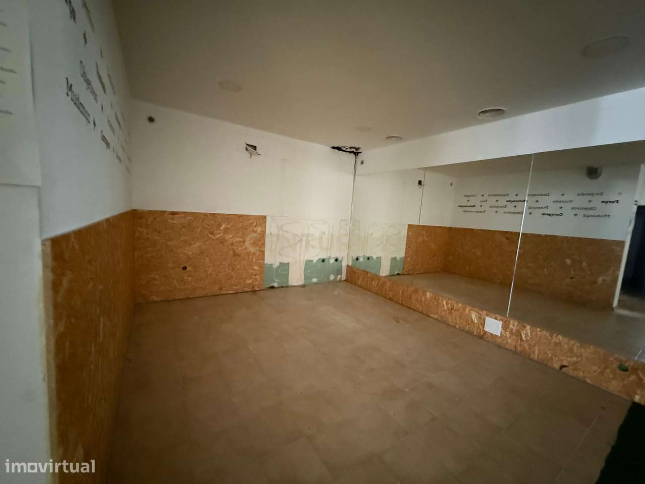 Loja no CENTRO de Bragança - 85.000€ - Grande imagem: 2/12