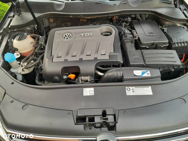 Volkswagen Passat 2.0 TDI DPF Highline - 9