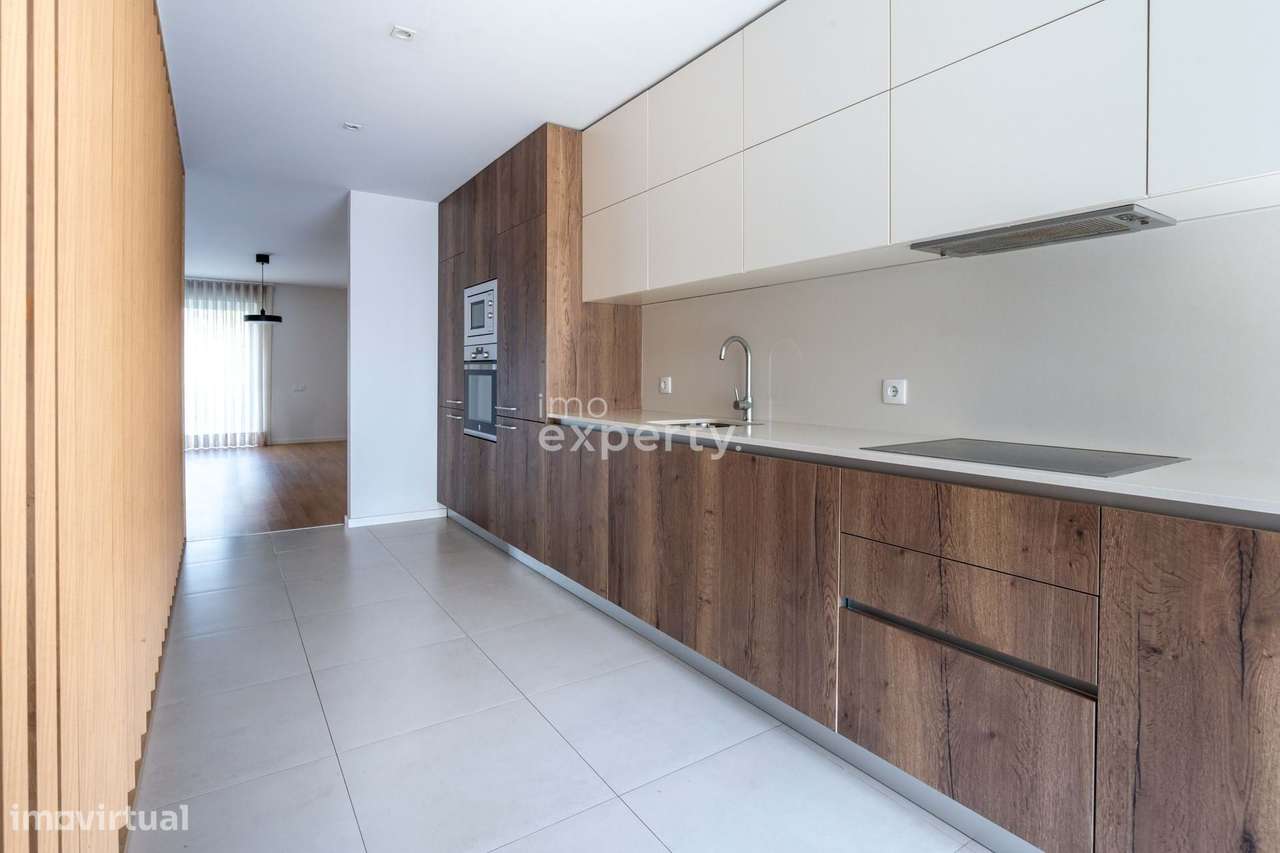 Moradia T3 geminada em V. N. de Famalicão, Braga-7