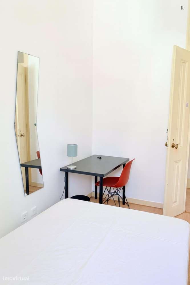 Quarto - localizado em Anjos Lisbon - Grande imagem: 3/10