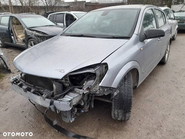 OPEL ASTRA H LAMPA LEWY  TYŁ LEWA TYLNA - 11