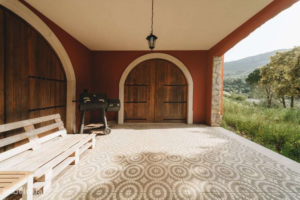 Moradia T7 isolada, com 5 suítes e vistas deslumbrantes-42