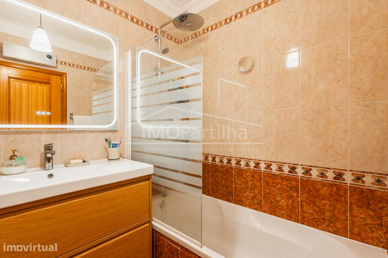 T3 C/ Terraço e Garagem Box em Porto Salvo - Oeiras-17