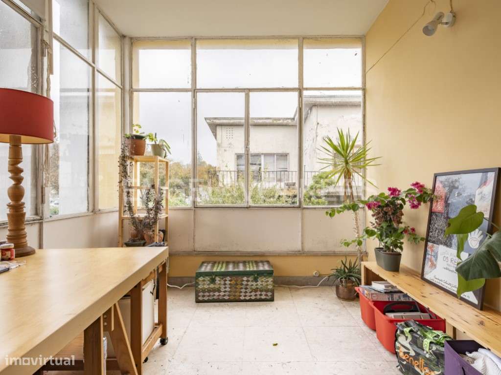 Moradia Isolada com Terreno de 1.300 m² em Alvalade-27