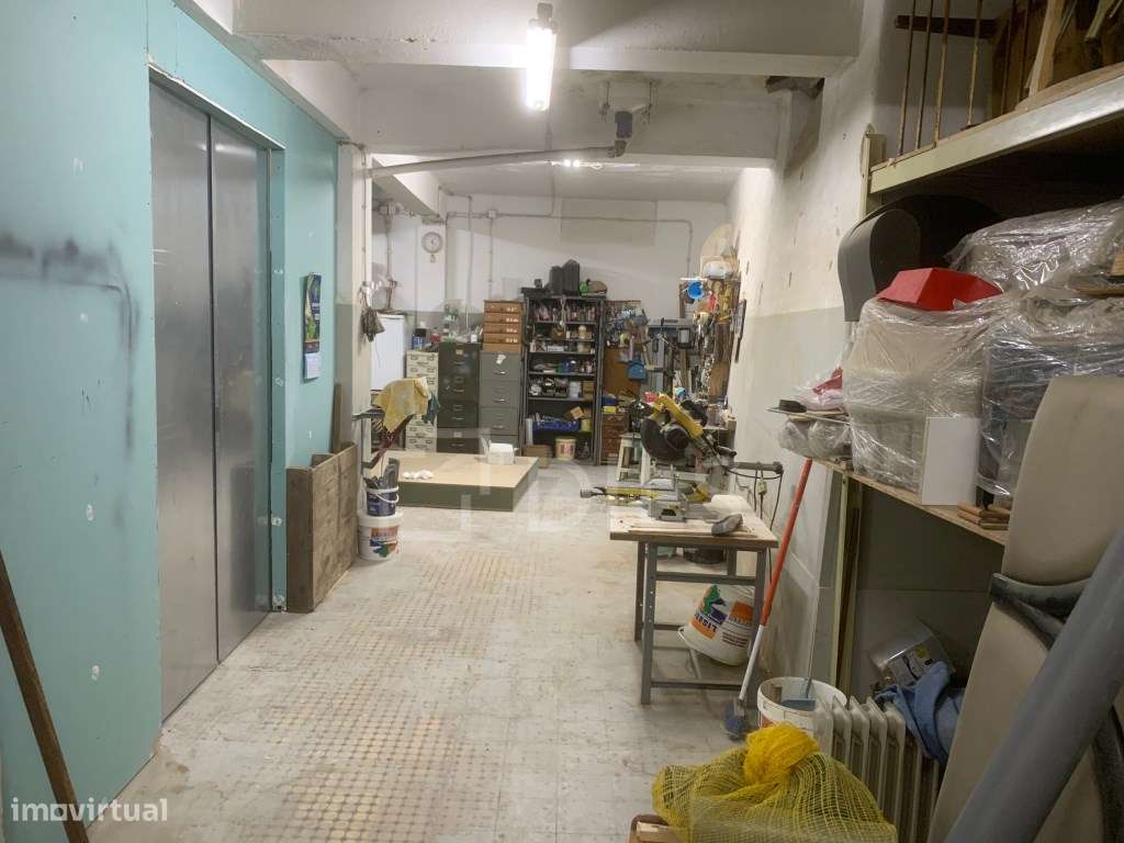 Armazém com 194 m2 em Campo de Ourique com rendimento - Grande imagem: 4/18