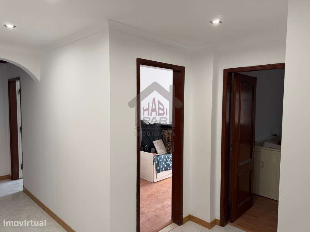 Excelente T2+1 Na Urbanização do Brejo-21