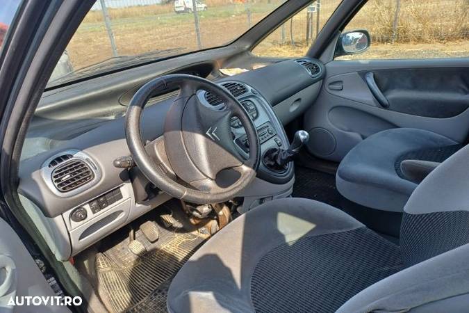 Rampa injectoare Citroen Xsara Picasso 1 (facelift)  [din 2004 pana  2010] seria Minivan 1,6i (110 - 6