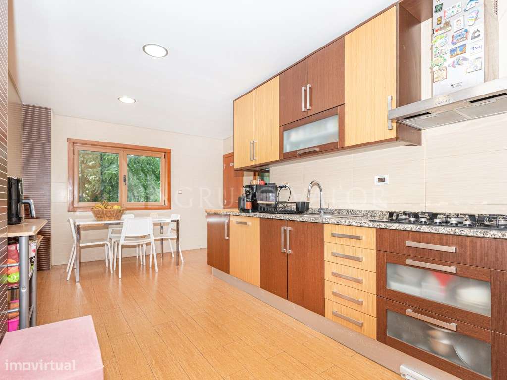 Apartamento T2 com terraço e lugar de parqueamento - Rio de Mouro - Grande imagem: 5/22