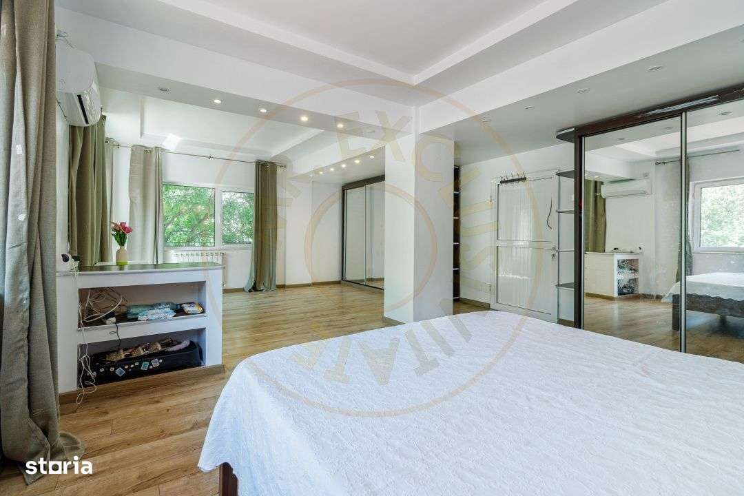 Casa cu curte | Cladire pentru activitati comerciale si servicii - Imagine principală: 4/16