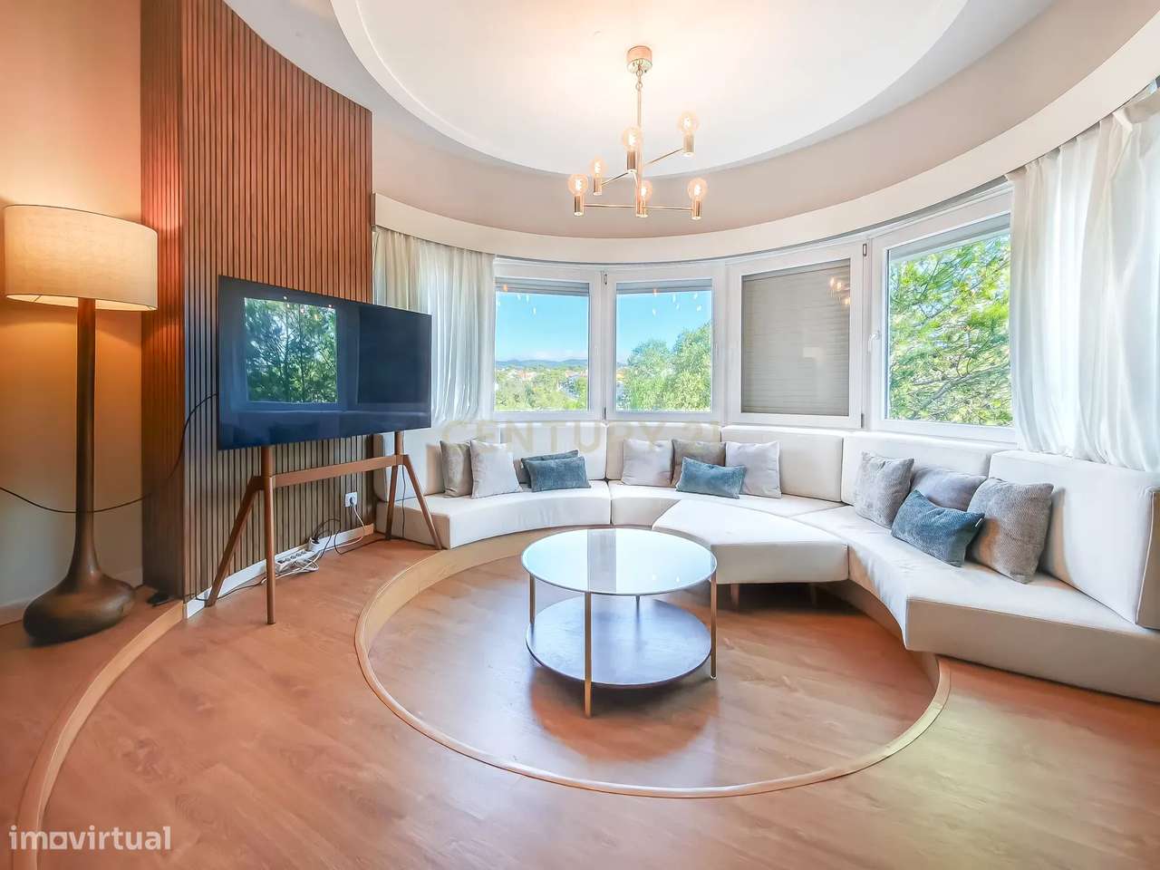 Apartamento T1+1 Remodelado com Elevador | Pampilheira | Cascais-1