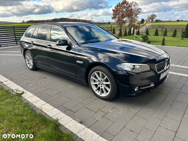 BMW Seria 5 525d xDrive - 26