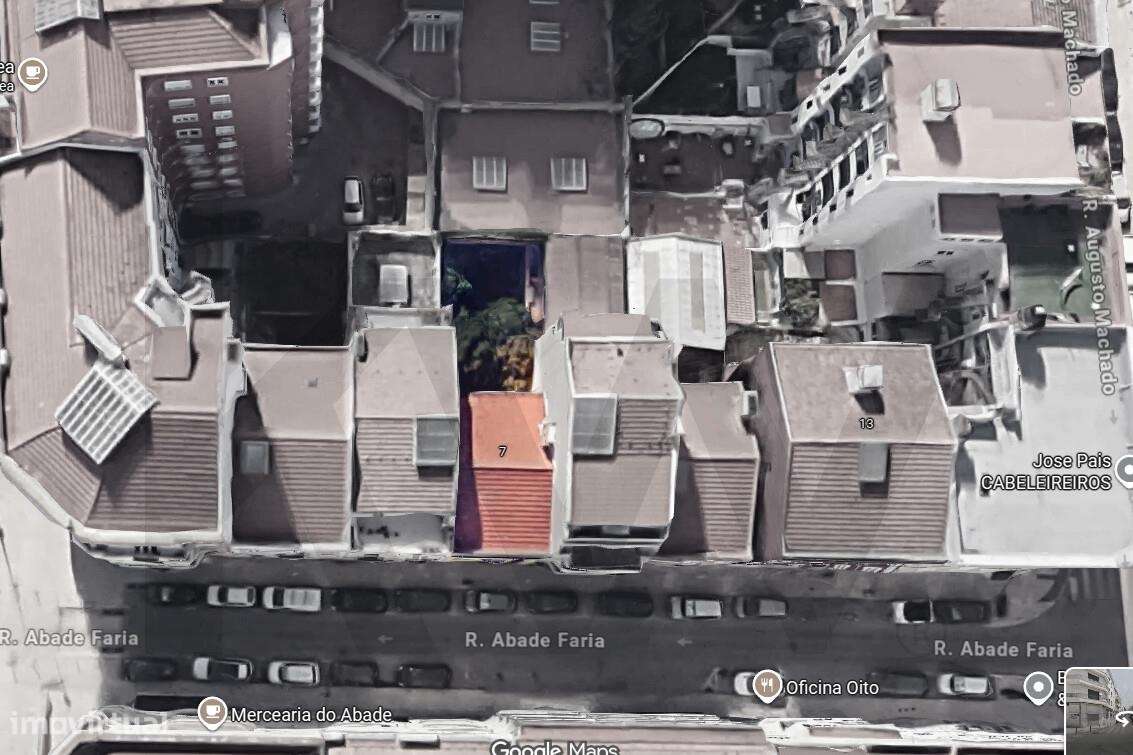 A sua Moradia de Sonho no Coração de Lisboa – Prédio com Jardim Privat-5