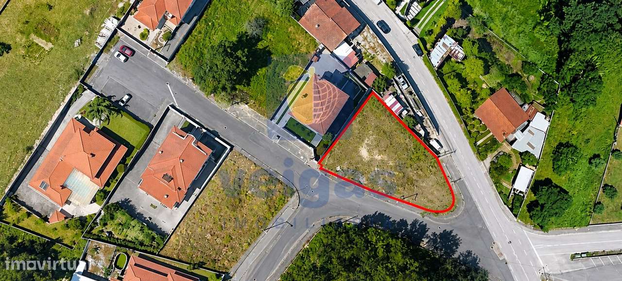 Lote com 620 m² para moradia de 2 pisos e cave com 425m² em Pousos, Le-8