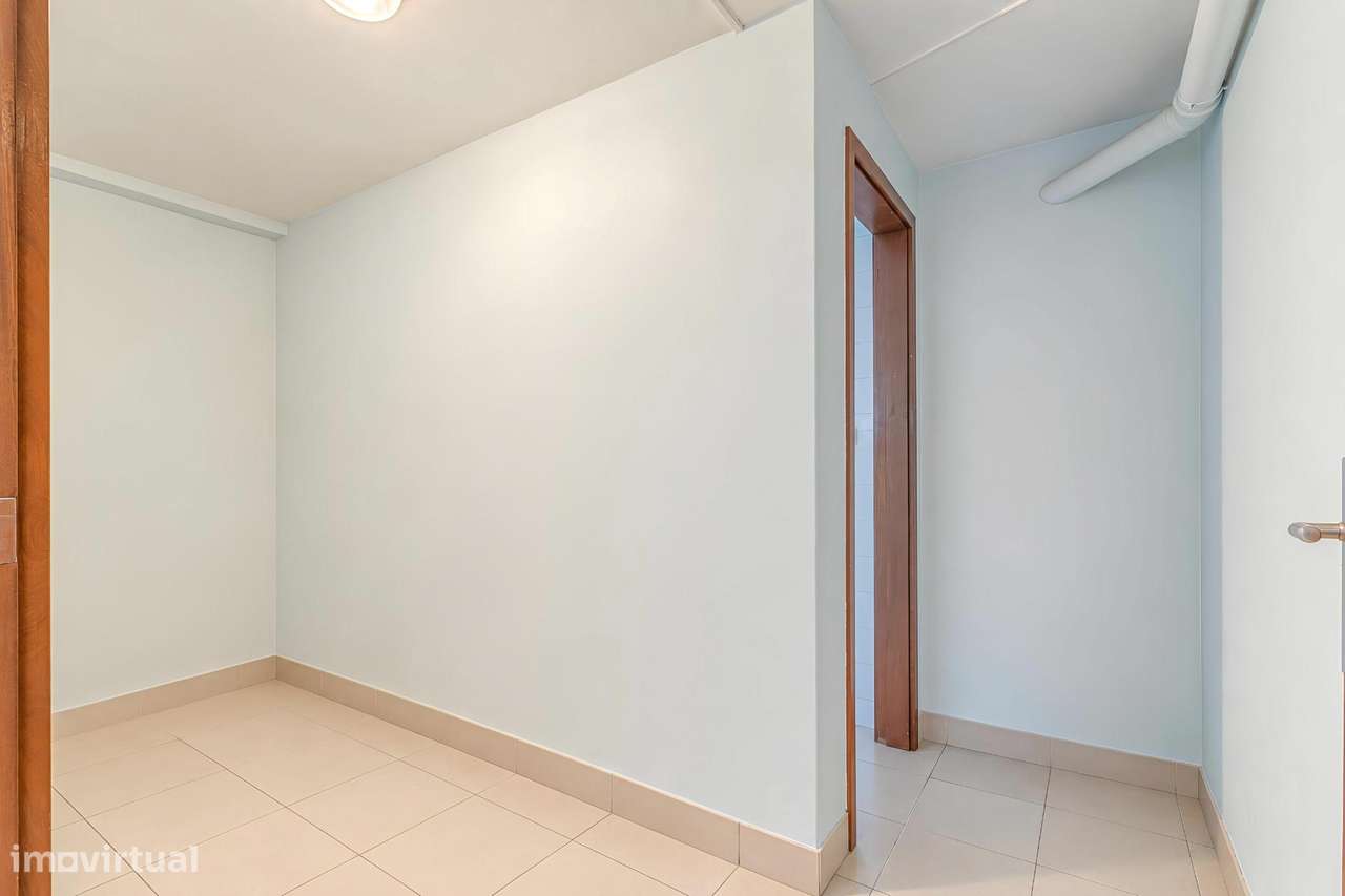 Venda | Loja de 670 m2 | 15 m de fachada | Garagem-32