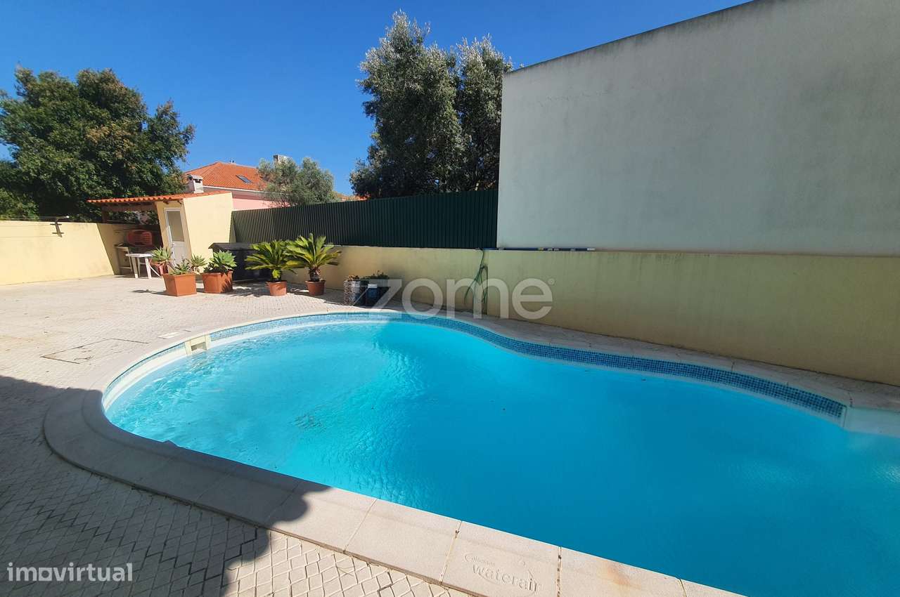 Moradia Isolada com piscina e bastante soalheira-31