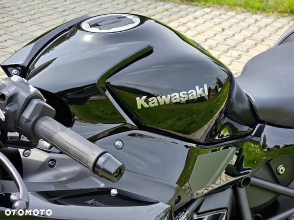 Kawasaki H2 - 22