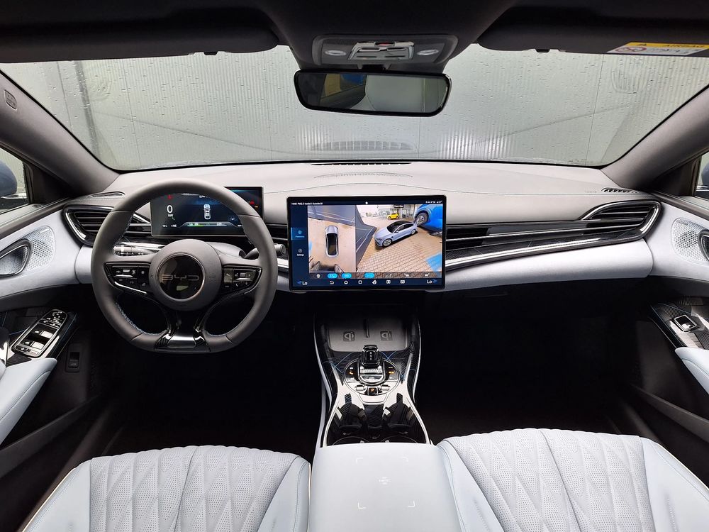 DEMO / Zasięg 570 km / Dynaudio® / Kamera 360