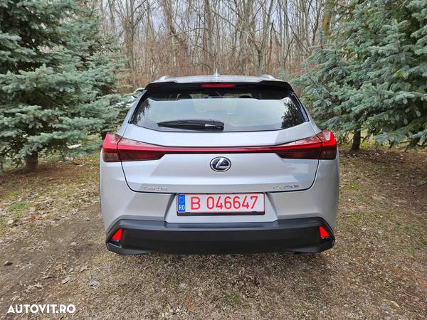 Lexus UX 250h 2.0L HEV 20H- (178 HP) 4X2 CVT Business - 5