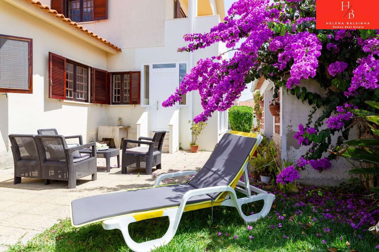 Bonita moradia V6, situada nos Casais de São Lourenço, junto à pra-52