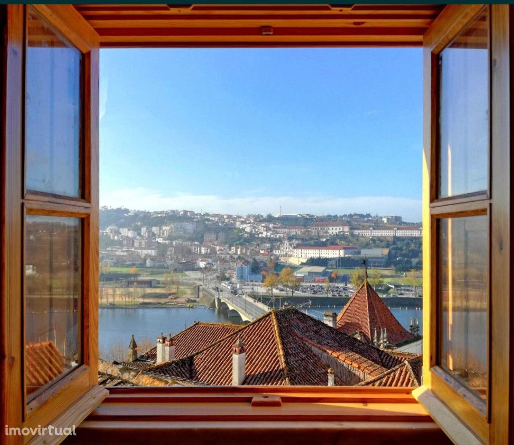 Prédio em zona da Alta da cidade de Coimbra