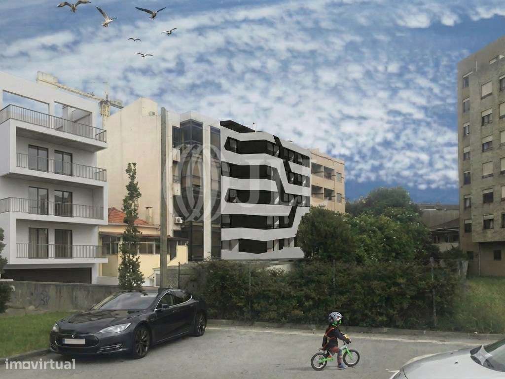 Apartamento T2+1, com varanda, em Matosinhos-13