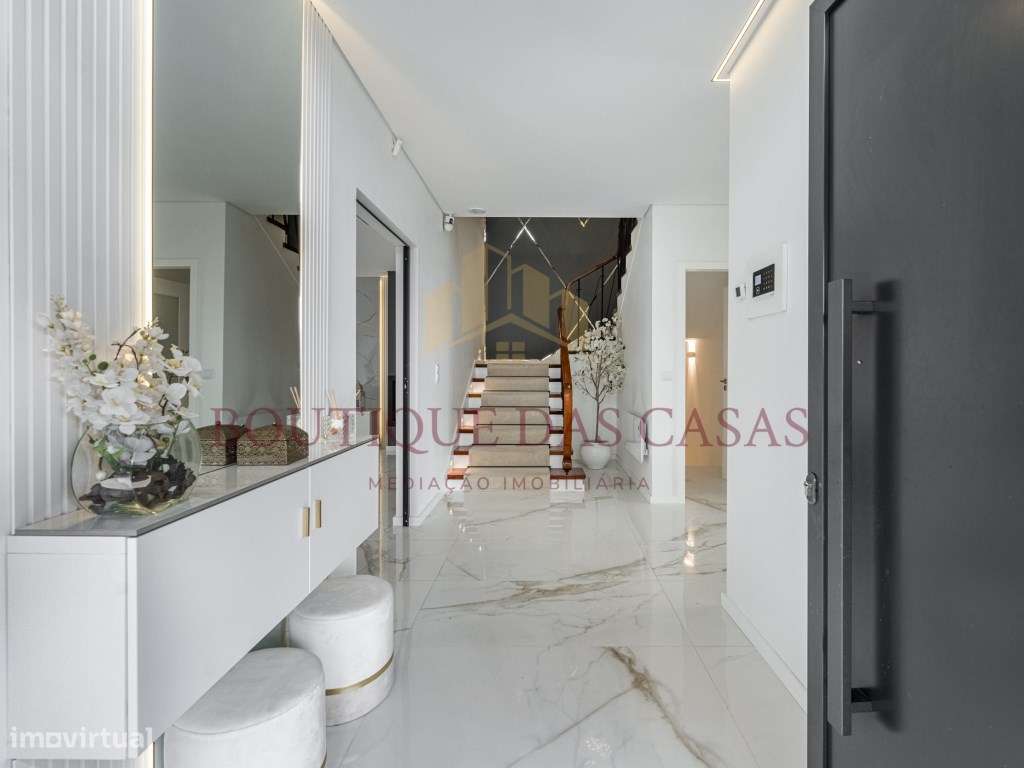 Moradia T3+1 Totalmente Renovada - Campanhã - Grande imagem: 4/43