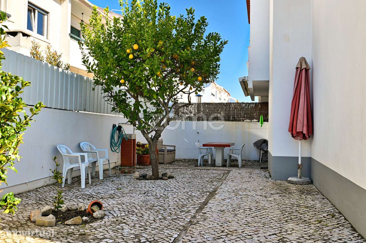 Moradia T5+2 - Varge Mondar, Rio de Mouro - Grande imagem: 5/39