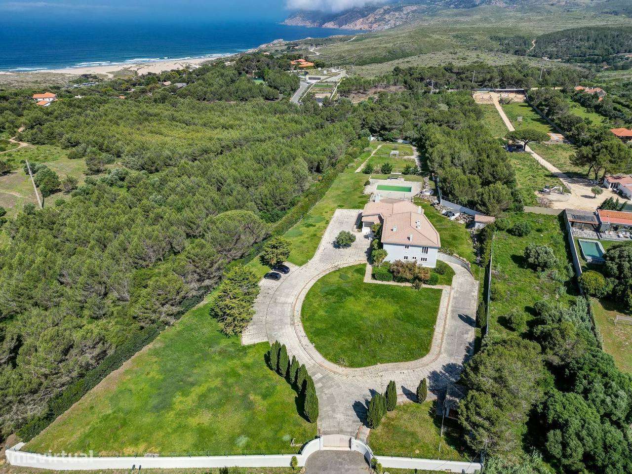 Moradia Privada com Terreno Excecional em Cascais-6