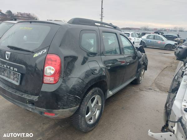 Dezmembram Dacia Duster, 1.6 benzina, 4x4, an 2012 - 1