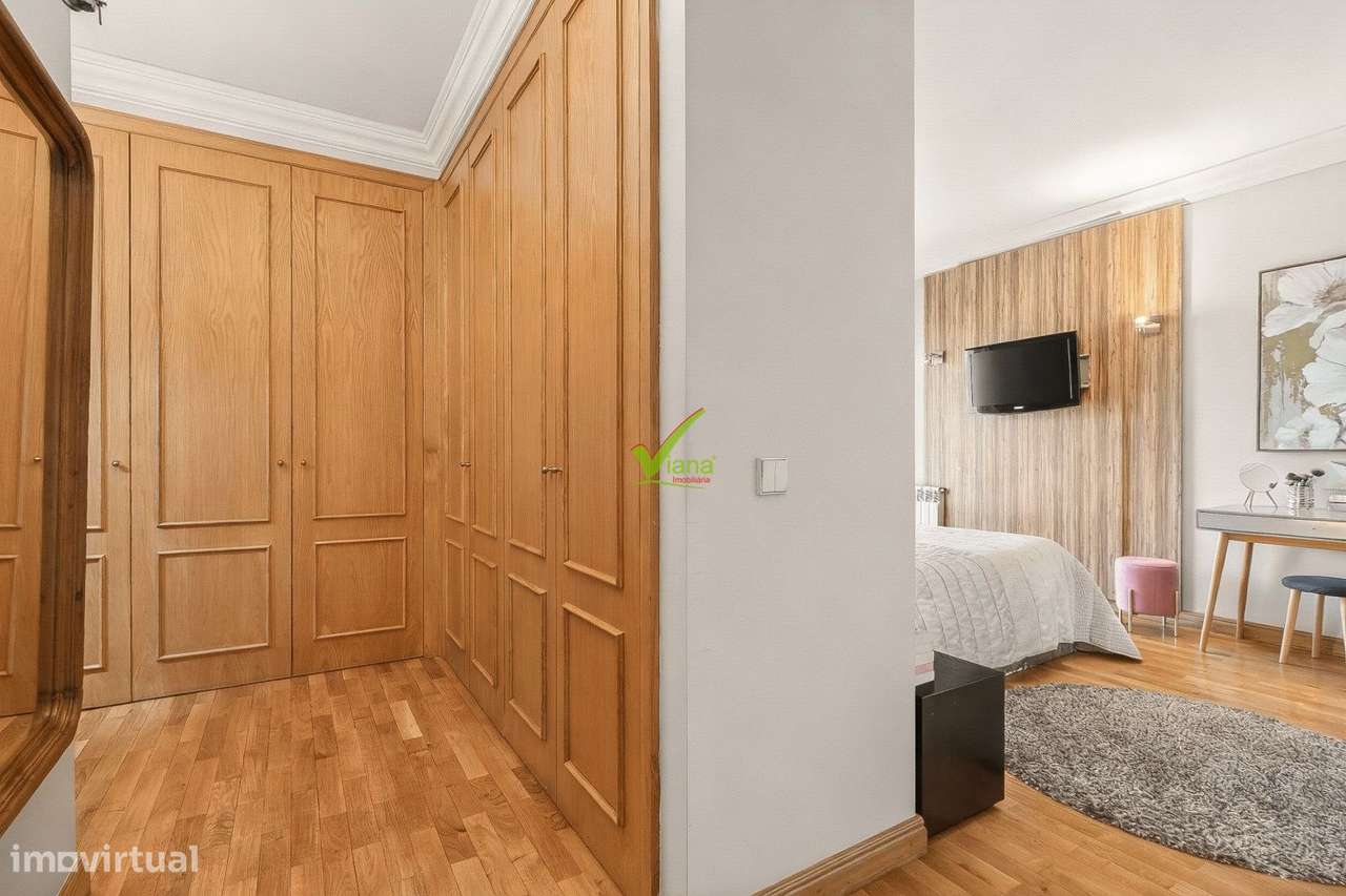 T. 4 com 3 lugares de garagem e arrumos - Centro da cidade da Maia-22