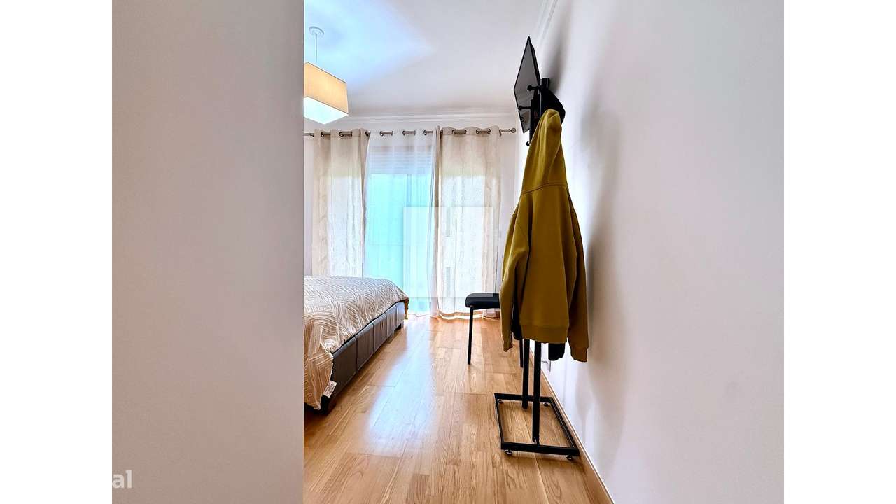 Apartamento T3 c/ Terraço e Garagem-35