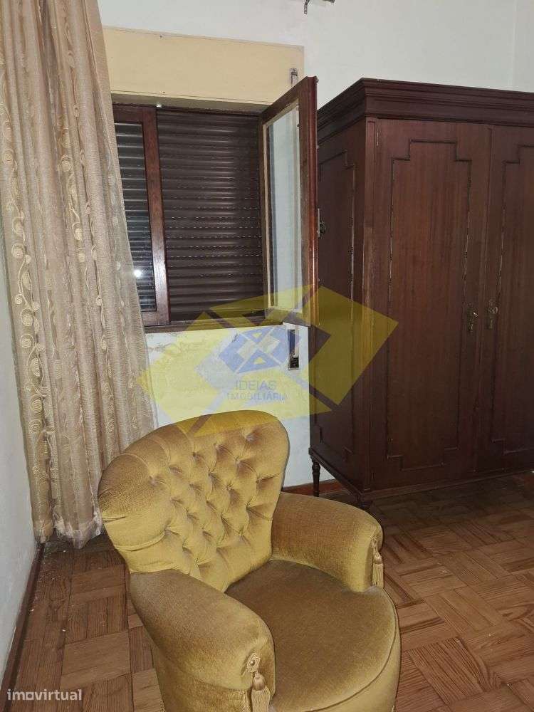 Moradia T4+T1 em Felgueiras (Centro da cidade)-17