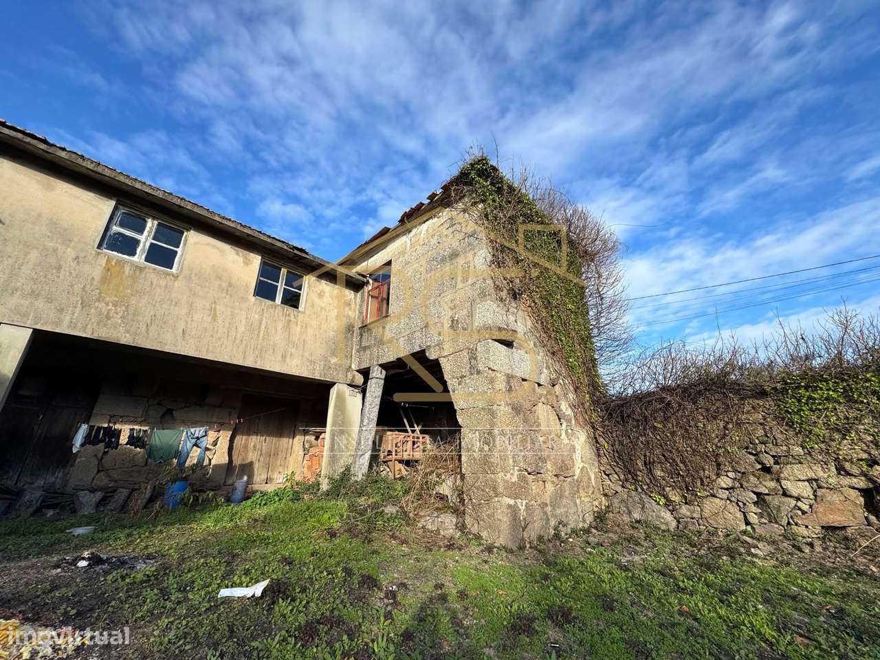 Moradia individual, para restauro | Landim, Famalicão-6