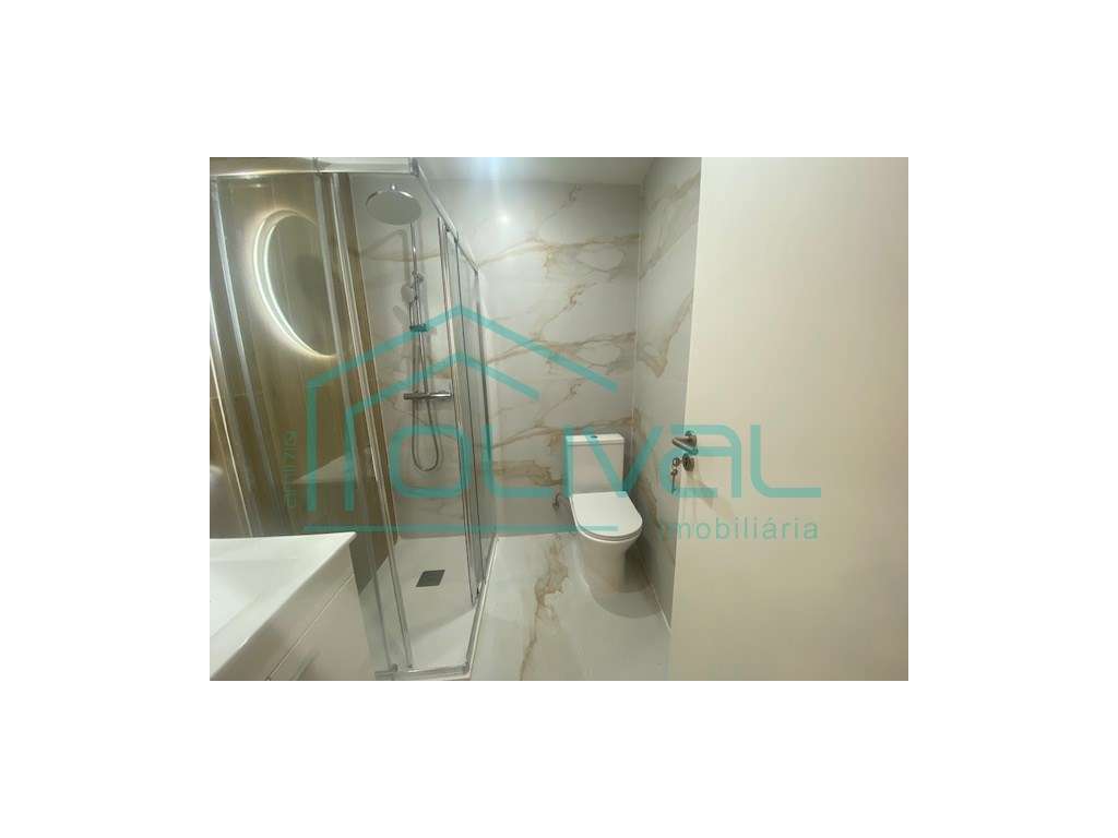 Apartamento T2 à venda em Póvoa de Santa Iria e Forte da Casa-12