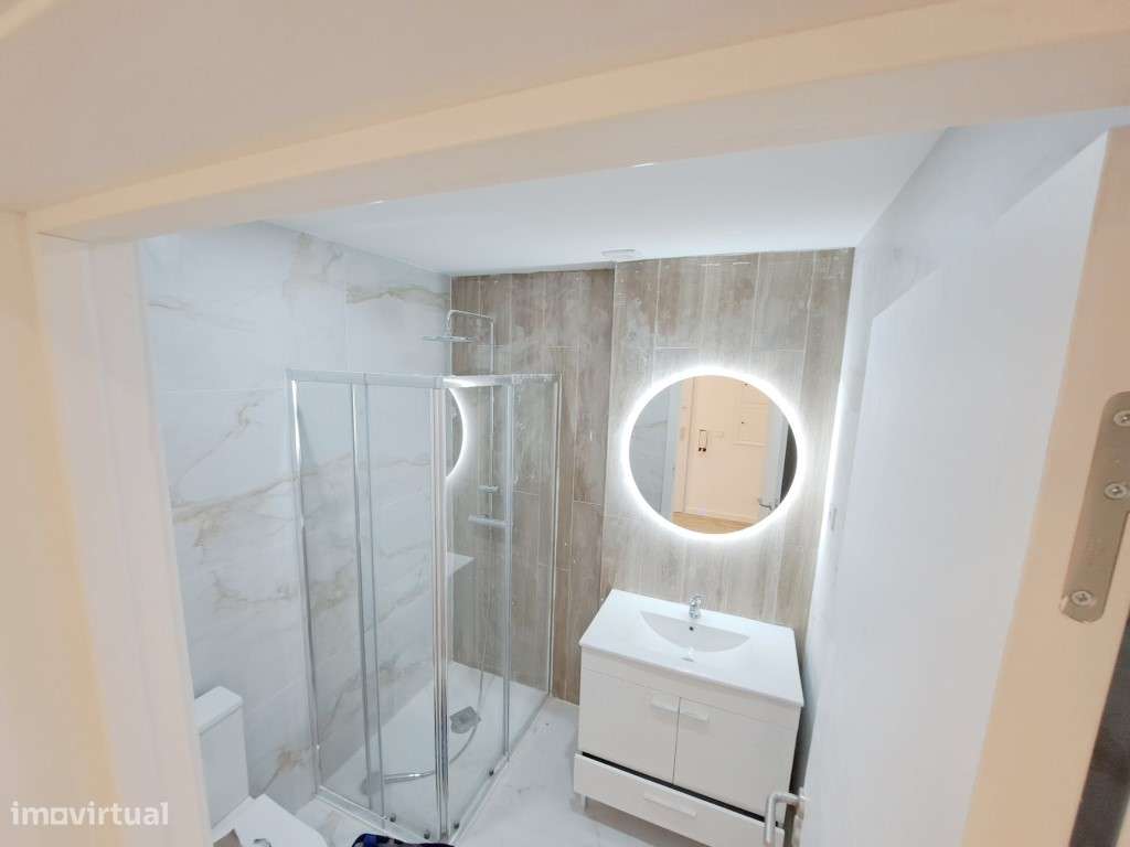 Apartamento T2 com pátio para venda em Algueirão-Mem Martins - Sint...-28