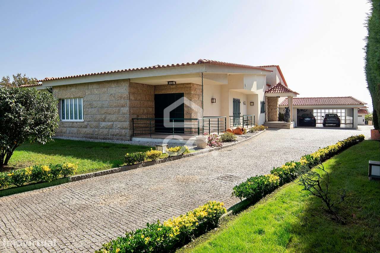 Moradia T6 com piscina e vistas-15