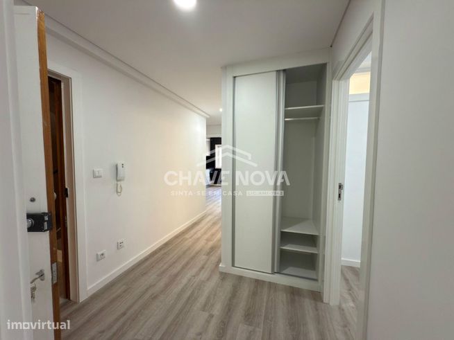 T2+1 Renovado c/ Garagem Box em Valadares-10