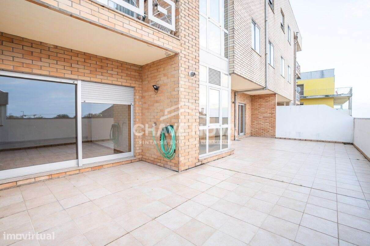 Apartamento T2  em Gaia, S. Félix da Marinha - Ref. MTS/03606/RS - Grande imagem: 1/25